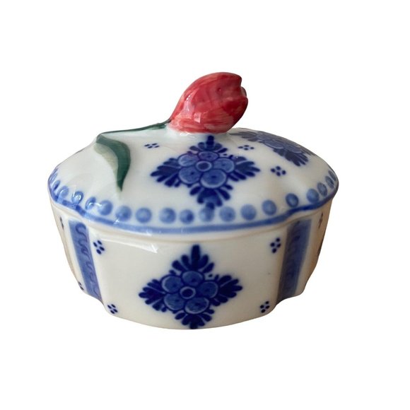 Delft Hand Painted Trinket Box Red Rose Blue Design Lidded W COA Dutch - Picture 4 of 7